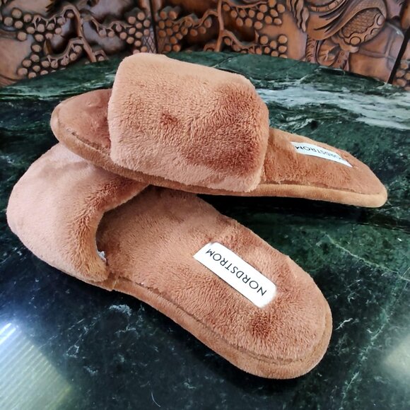 NEW Nordstrom Luxury Bronze Tan Plush Faux Fur Slippers Small - Picture 6 of 9